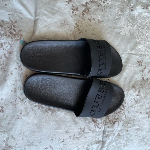 Guess Men shoes. New #13 comes with tag and proof of payment.Nice for gifts. - Picture 8 of 10